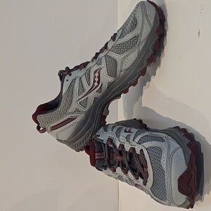 Saucony Excursion TR11 Men's Gray and Burgundy Trail Running Shoes Size 9